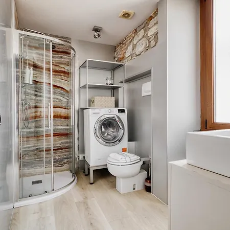 Easylife - - Diaz 11 - Di * Como